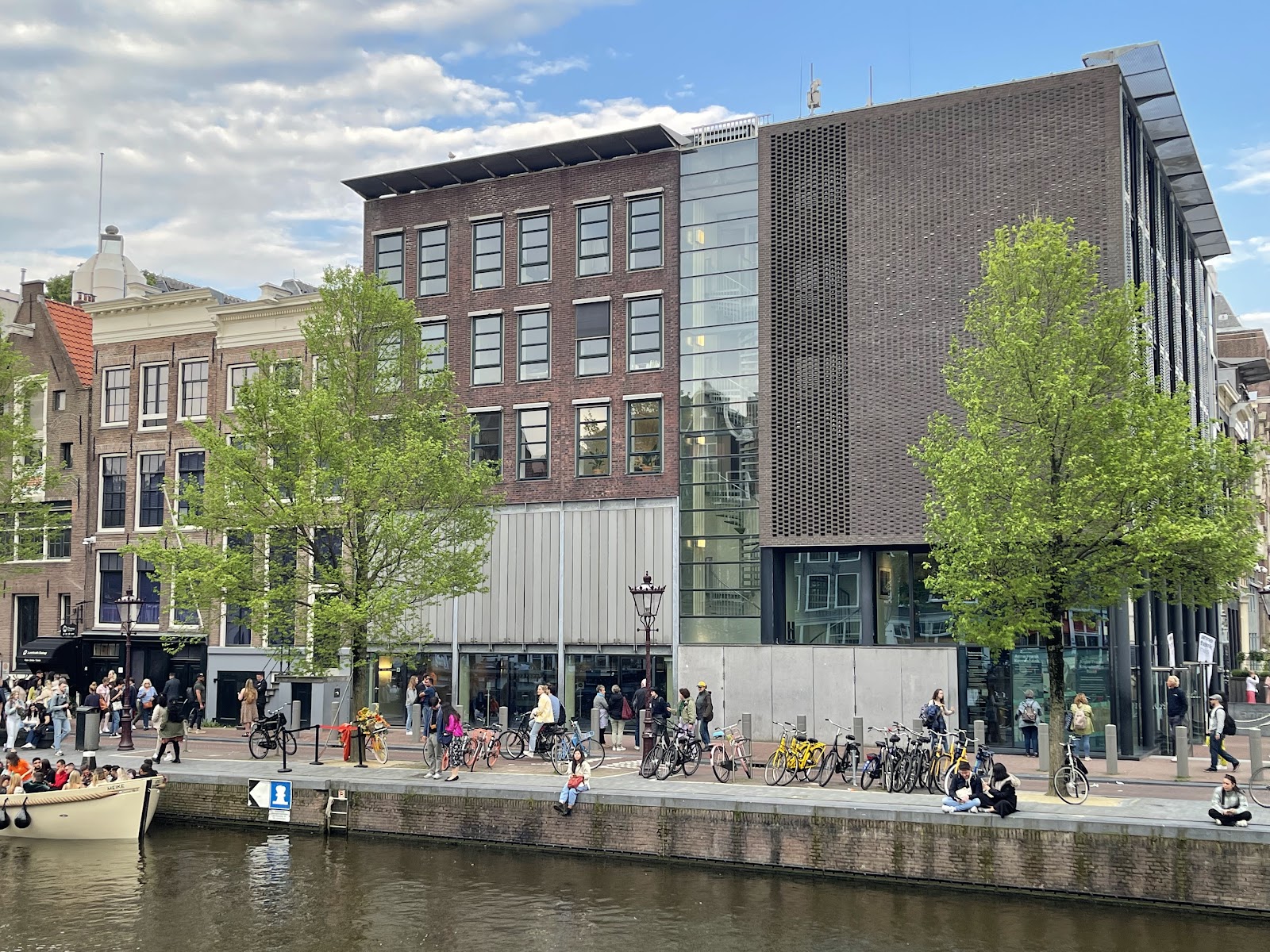 Day 2 — Canals, Stories & Hidden Art